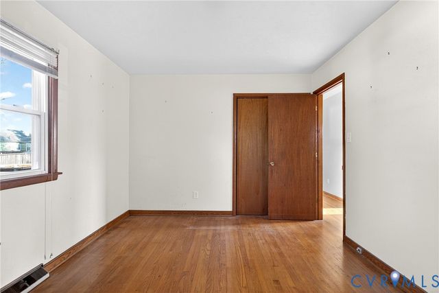 22 S Grove Ave, Highland Springs, VA 23075