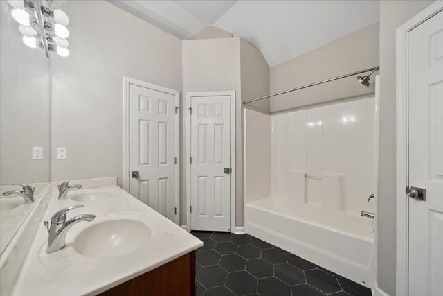239 ISLAND VILLAGE DR, Memphis, TN 38103