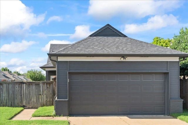 239 ISLAND VILLAGE DR, Memphis, TN 38103