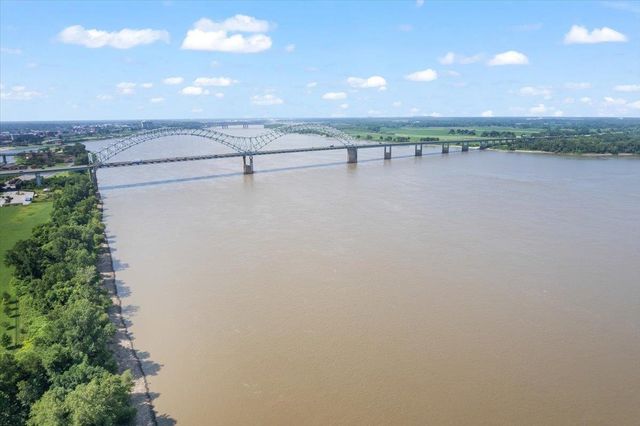 239 ISLAND VILLAGE DR, Memphis, TN 38103