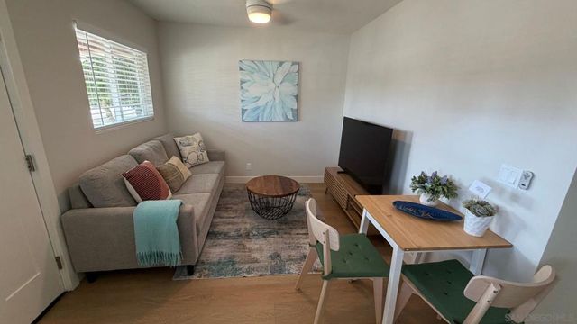 3208 Madison Ave, Carlsbad, CA 92008