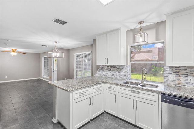 7218 Yaupon Dr, Corpus Christi, TX 78414