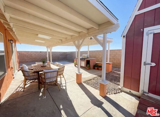 3045 E Newgrove Street, Lancaster, CA 93535