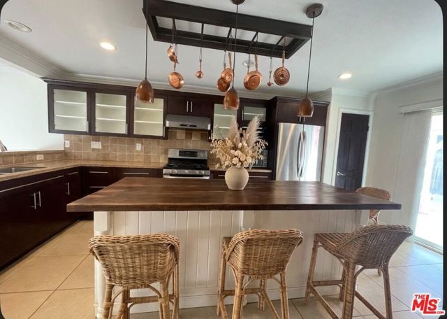 3045 E Newgrove Street, Lancaster, CA 93535
