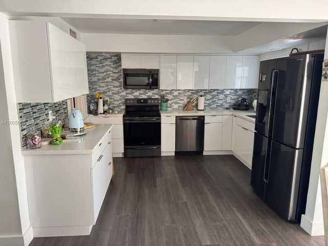 2911 Monroe St 0, Hollywood, FL 33020