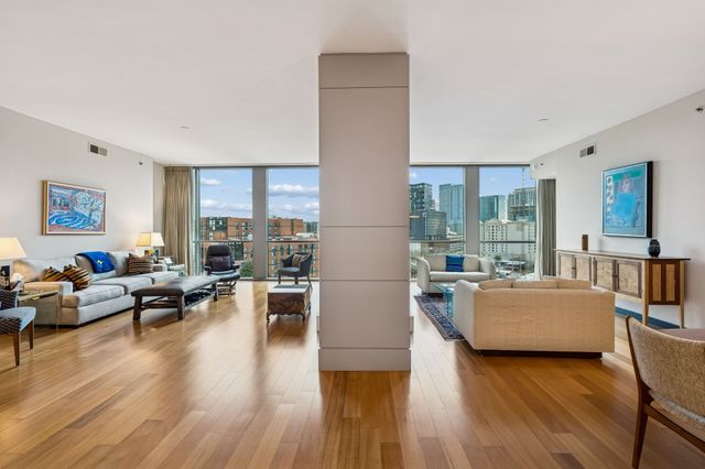 900 20th Ave S Apt 711, Nashville, TN 37212