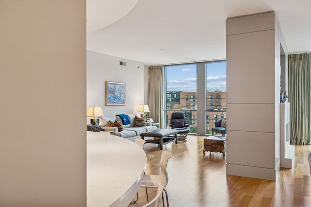 900 20th Ave S Apt 711, Nashville, TN 37212