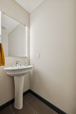 900 20th Ave S Apt 711, Nashville, TN 37212