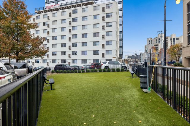 900 20th Ave S Apt 711, Nashville, TN 37212