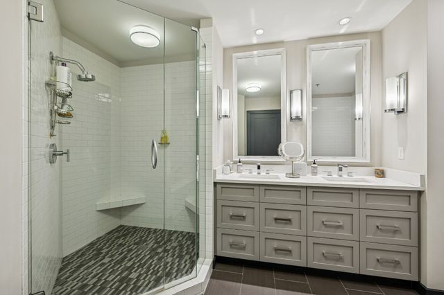 900 20th Ave S Apt 711, Nashville, TN 37212