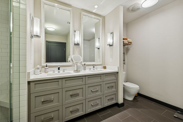 900 20th Ave S Apt 711, Nashville, TN 37212