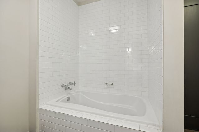 900 20th Ave S Apt 711, Nashville, TN 37212