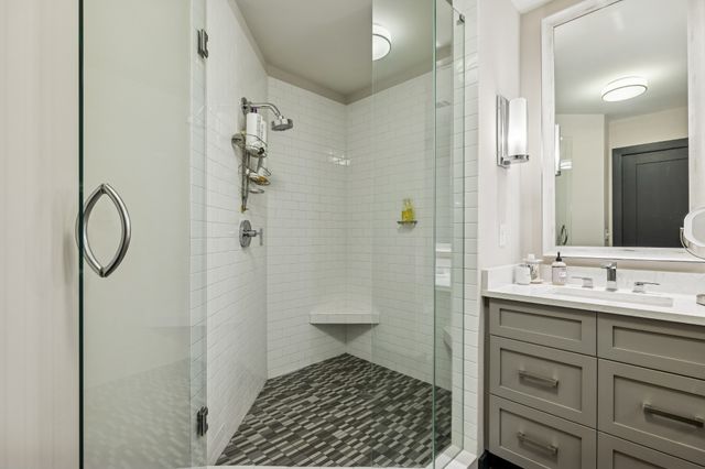 900 20th Ave S Apt 711, Nashville, TN 37212