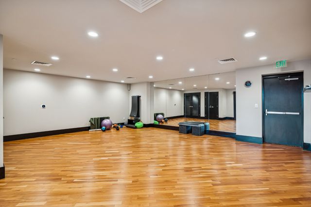 900 20th Ave S Apt 711, Nashville, TN 37212