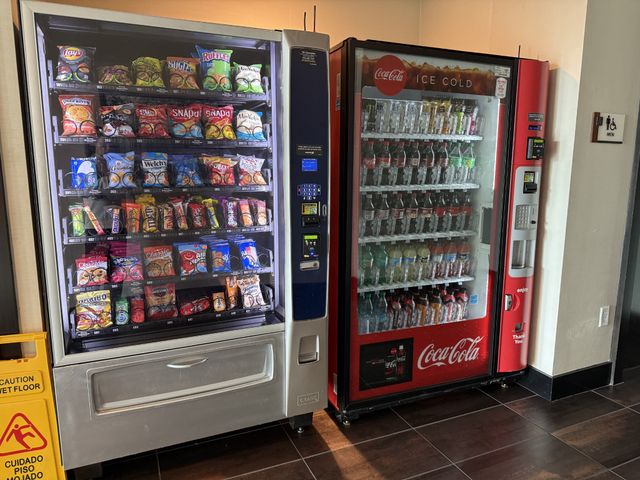 900 20th Ave S Apt 711, Nashville, TN 37212