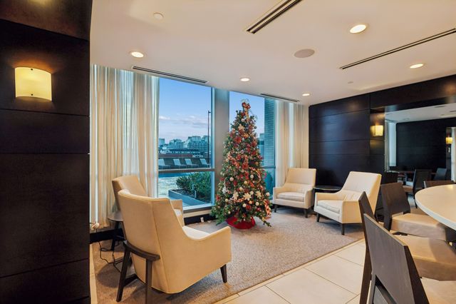 900 20th Ave S Apt 711, Nashville, TN 37212