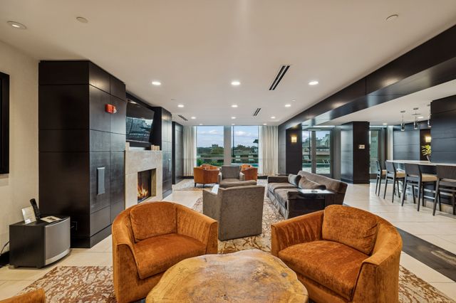 900 20th Ave S Apt 711, Nashville, TN 37212