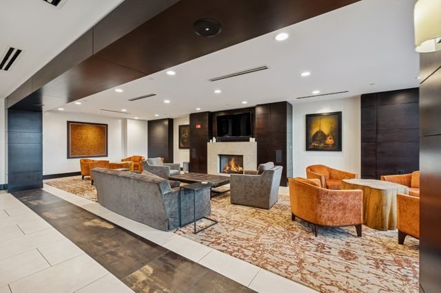 900 20th Ave S Apt 711, Nashville, TN 37212