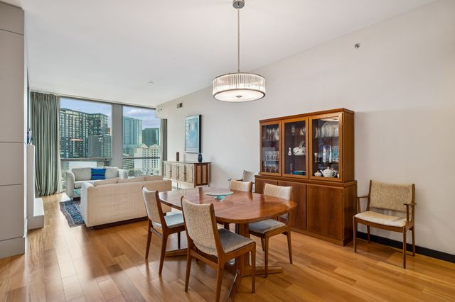 900 20th Ave S Apt 711, Nashville, TN 37212