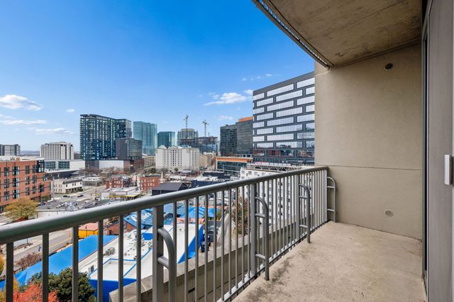 900 20th Ave S Apt 711, Nashville, TN 37212