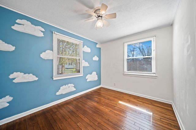 587 Kenbrook Drive, Worthington, OH 43085