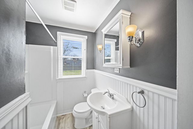 587 Kenbrook Drive, Worthington, OH 43085