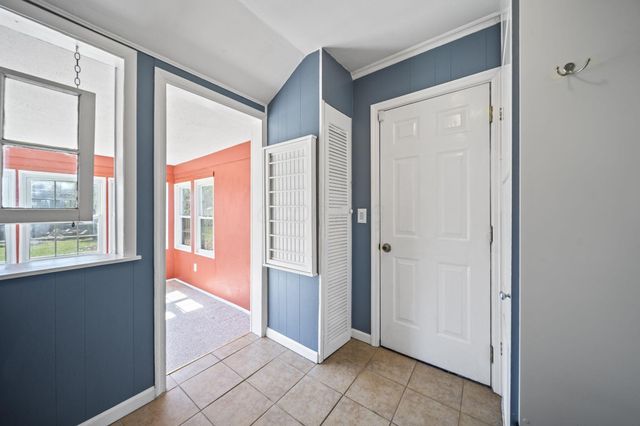 587 Kenbrook Drive, Worthington, OH 43085