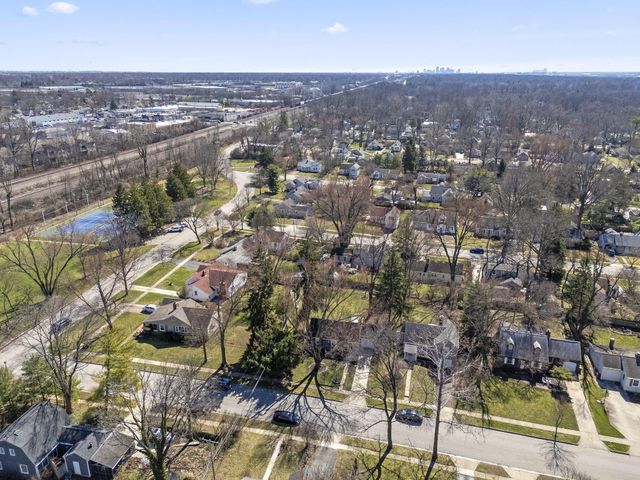 587 Kenbrook Drive, Worthington, OH 43085