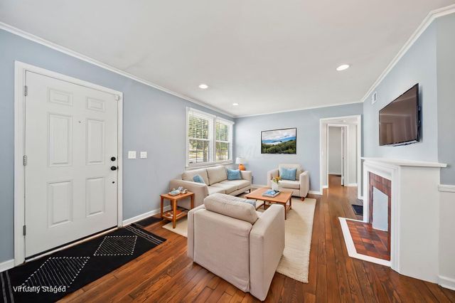 587 Kenbrook Drive, Worthington, OH 43085