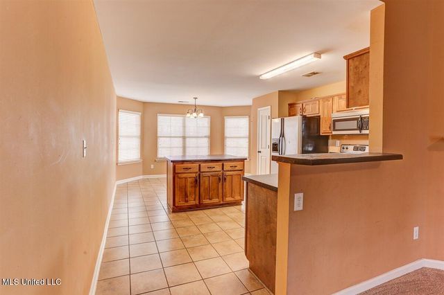 905 Fairway Pointe Cove, Hernando, MS 38632