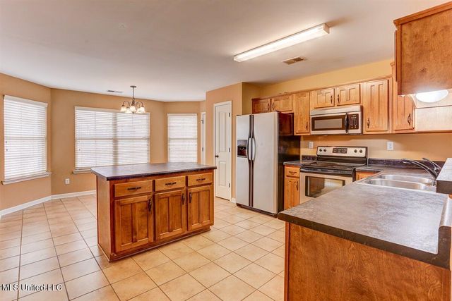 905 Fairway Pointe Cove, Hernando, MS 38632