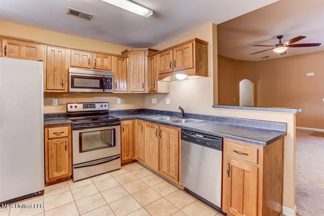 905 Fairway Pointe Cove, Hernando, MS 38632