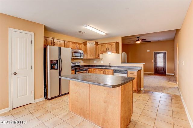 905 Fairway Pointe Cove, Hernando, MS 38632