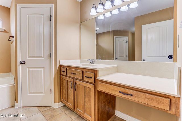 905 Fairway Pointe Cove, Hernando, MS 38632