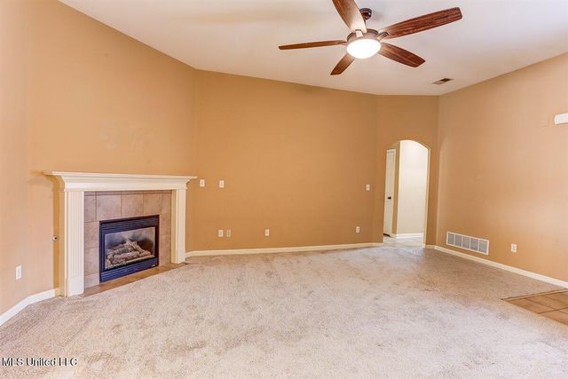 905 Fairway Pointe Cove, Hernando, MS 38632