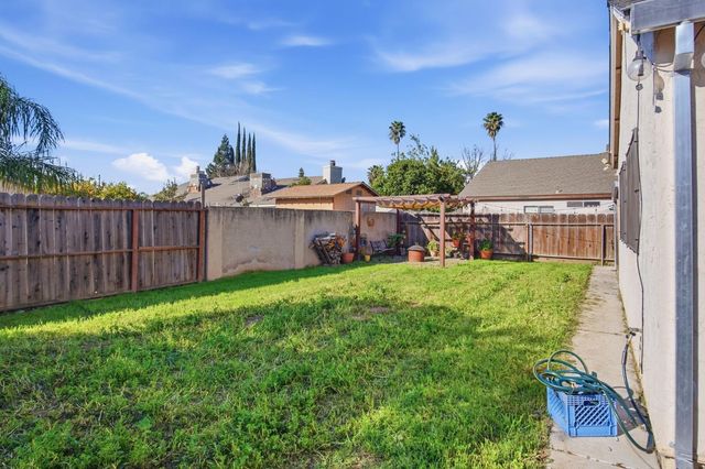 613 Laurel Ave, Modesto, CA 95351