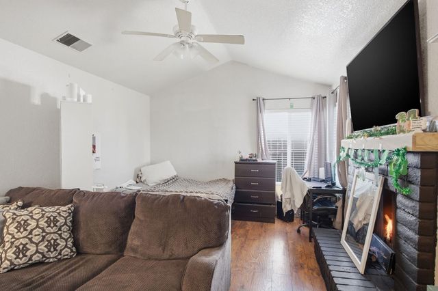 613 Laurel Ave, Modesto, CA 95351