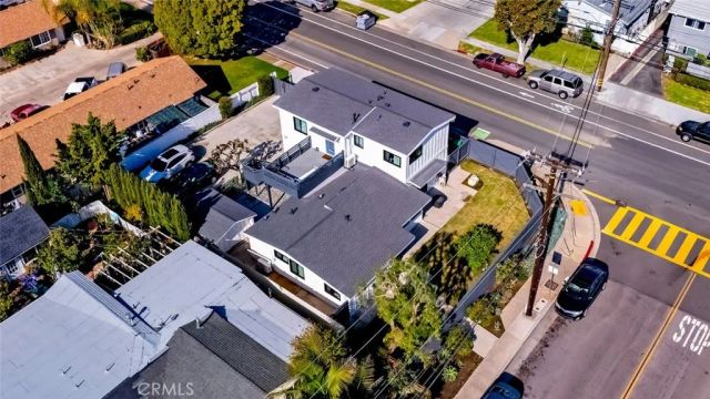 2097 Maple, Costa Mesa, CA 92627