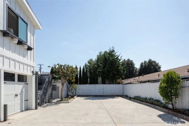 2097 Maple, Costa Mesa, CA 92627
