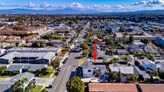 2097 Maple, Costa Mesa, CA 92627