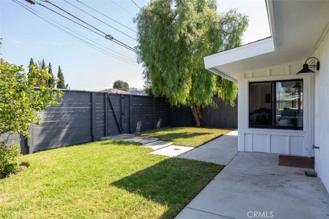 2097 Maple, Costa Mesa, CA 92627