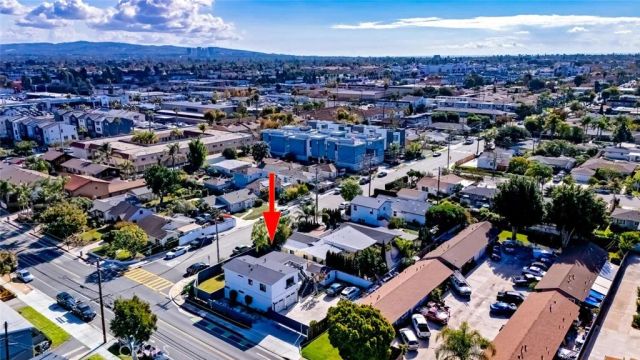 2097 Maple, Costa Mesa, CA 92627