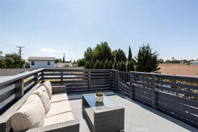 2097 Maple, Costa Mesa, CA 92627