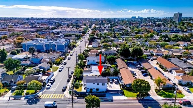 2097 Maple, Costa Mesa, CA 92627