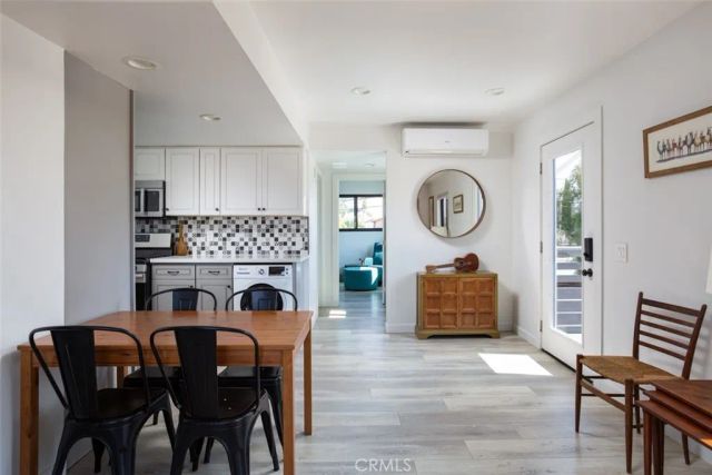 2097 Maple, Costa Mesa, CA 92627