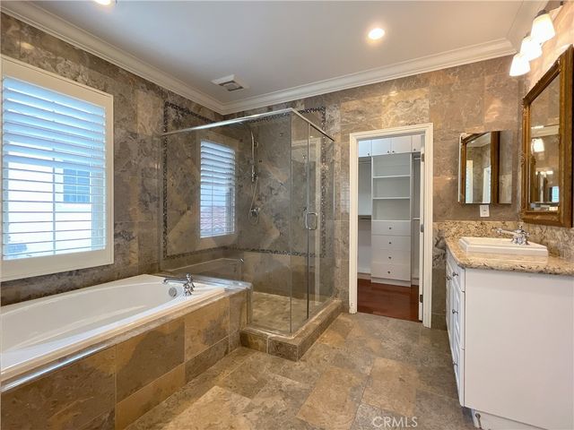 64 Berkshire, Irvine, CA 92620
