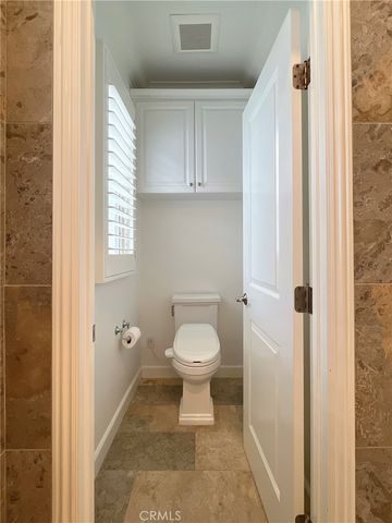 64 Berkshire, Irvine, CA 92620