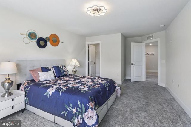 35 LADBROKE DR, Exton, PA 19341