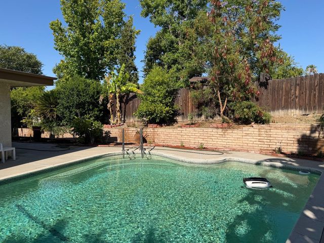 11651 Poplar Street, Loma Linda, CA 92354