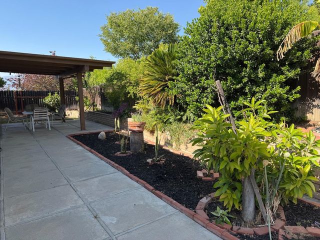 11651 Poplar Street, Loma Linda, CA 92354